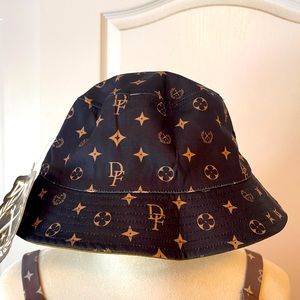 DIXXON Bougi-Black Reversible bucket hat.  OS